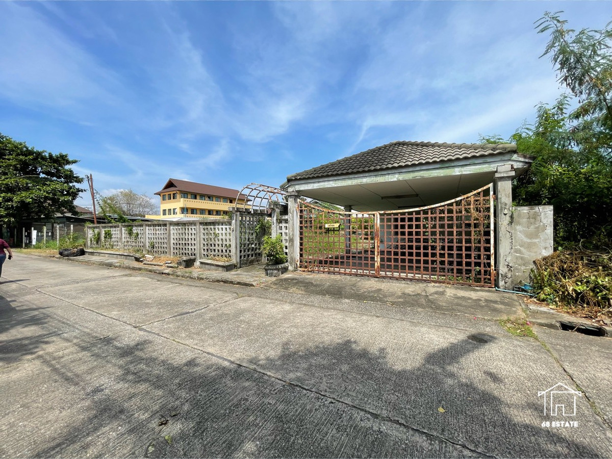 For rent (long term) next to the lake **Sammakorn Ramkhamhaeng 112** BTS Sammakorn Station at the entrance of the alley (68506) Loading...