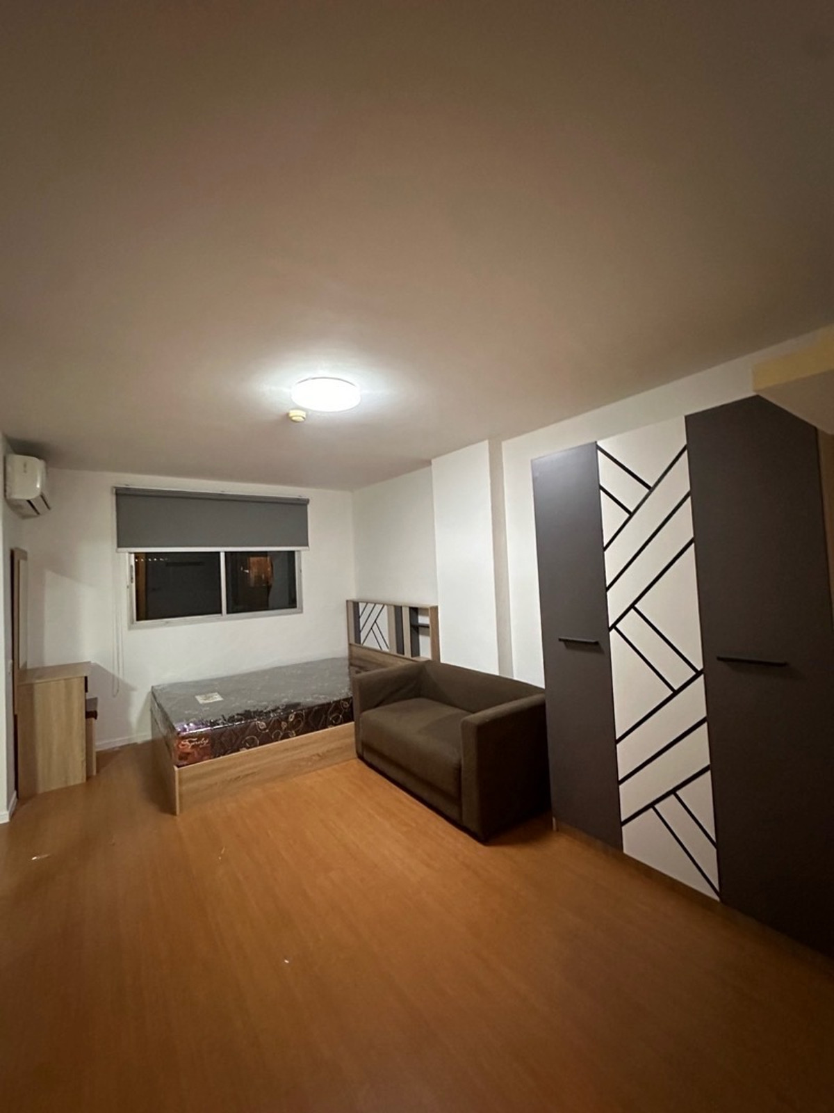 For SaleCondoPathum Thani,Rangsit, Thammasat : Lumpini Rangsit room for sale, Building E4, 4th floor, contact 0933247322