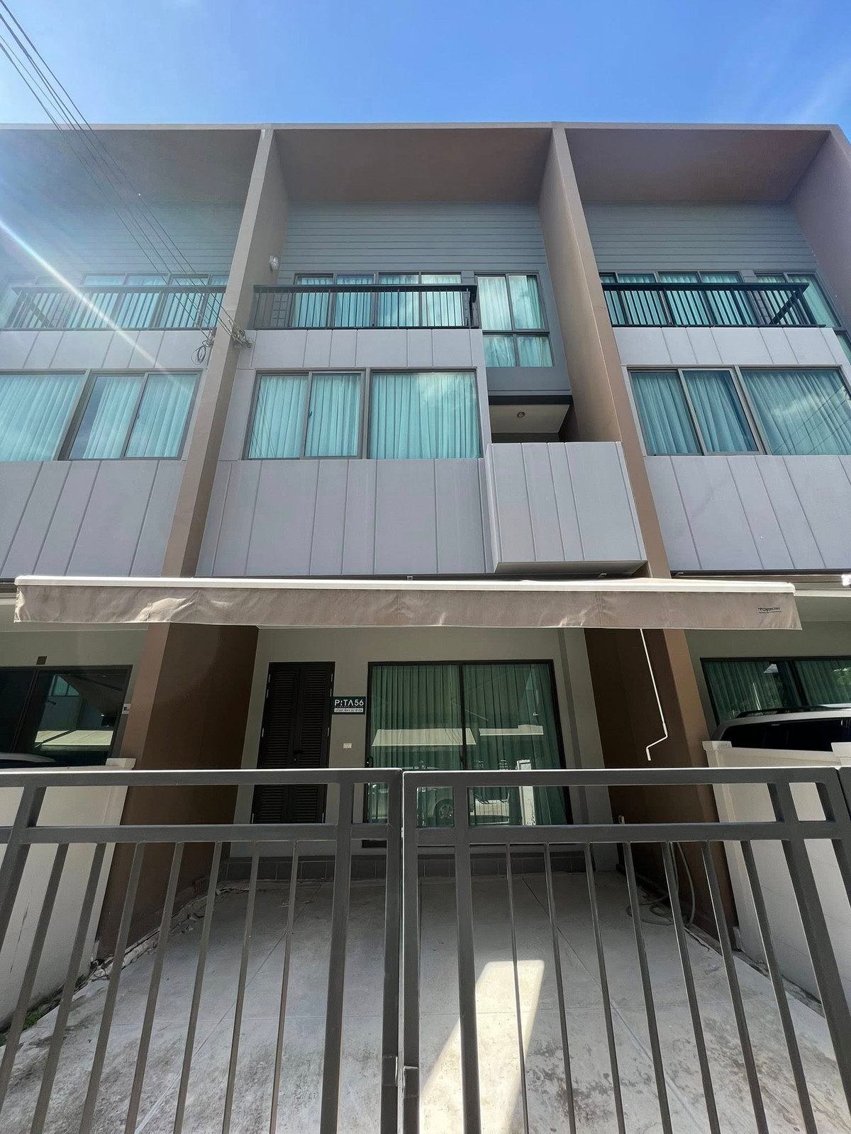 For SaleTownhomeMin Buri, Romklao : Baan Klang Muang Rama 9 - Krungthep Kreetha / 2 Bedrooms (SALE WITH TENANT) BZD003