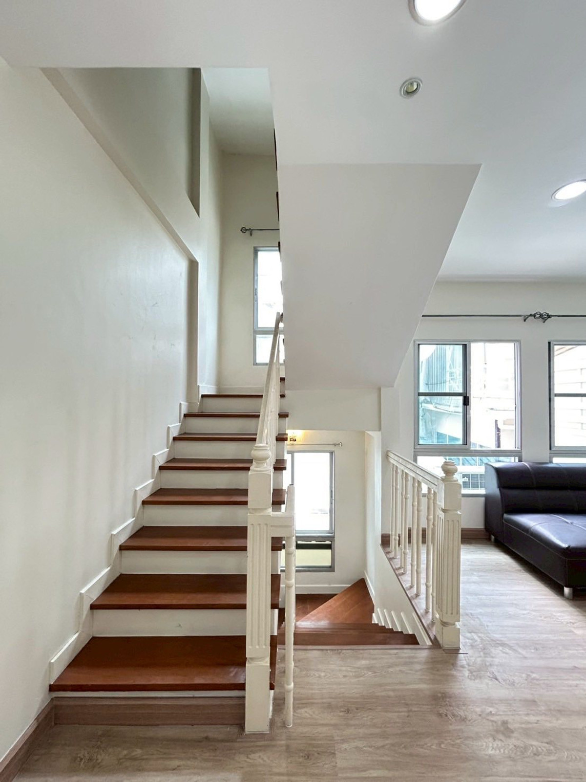 ขายทาวน์โฮมรามคำแหง หัวหมาก : บ้านกลางเมือง เดอะ ปารีส พระราม 9 - รามคำแหง / 3 ห้องนอน (ขาย), Baan Klang Muang The Paris Rama 9 - Ramkamhaeng / 3 Bedrooms (FOR SALE) BZD005