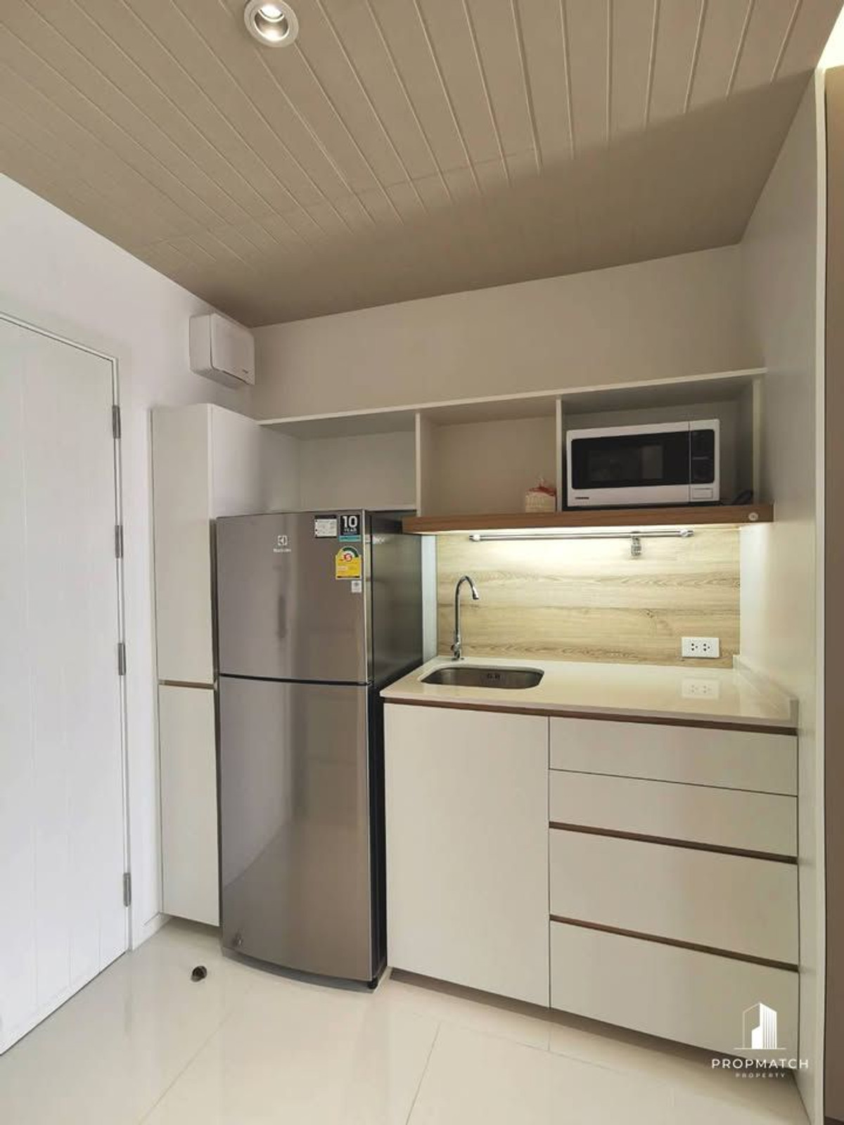✨Flash Deal ✨Triple Y Residence At SAMYAN MITRTOWN( 1Bed 1Bath 34SQM.) Fully furnished, ready to move in !! Only 30,000 baht per month Tel.0981315848 @propmatch Loading...
