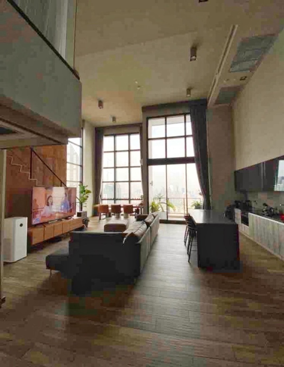 ขาย The Lofts Asoke 📞 092-690-5445 3 ห้องนอน ชั้นสูง วิวดีที่สุดในโครงการ Luxury Loft เพดานสูง ใกล้ MRT เพียง 42 ลบ.  Loading...