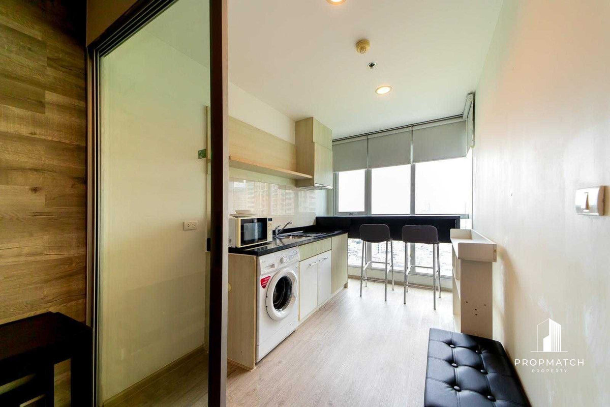 ✨Flash Deal ✨RHYTHM Sathorn - Naratiwas( 1Bed 1Bath 38SQM.) แต่งครบพร้อมอยู่ !! เพียง 22,000บาทต่อเดือน Tel.0981315848 @propmatch Loading...
