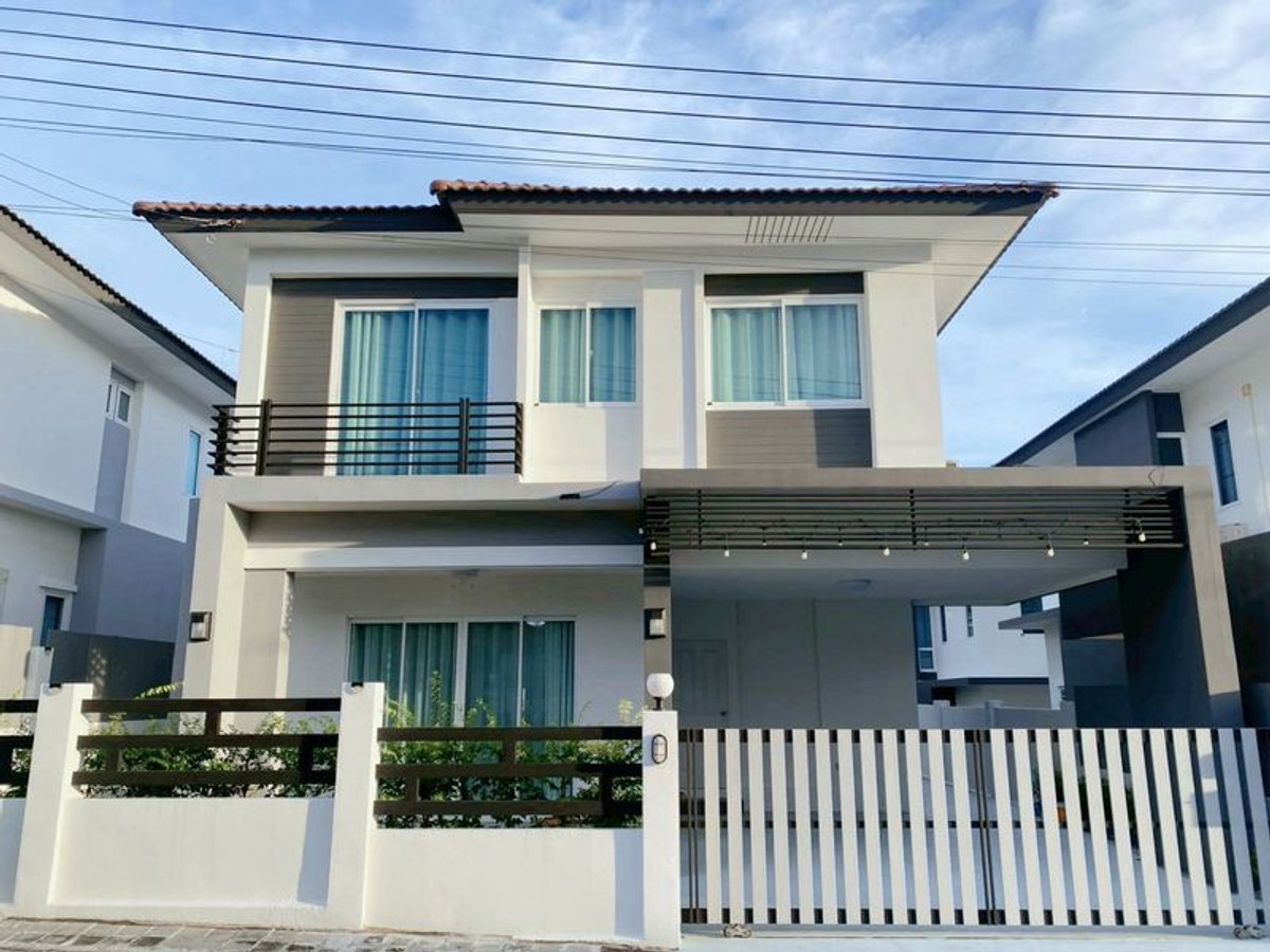ให้เช่าบ้านศรีราชา แหลมฉบัง บ้านบึง : ปล่อยเช่าบ้านเดี่ยว 2 ชั้น ตกแต่งครบ พร้อมเข้าอยู่ หมู่บ้าน Lake Valley Bowin ศรีราชา 