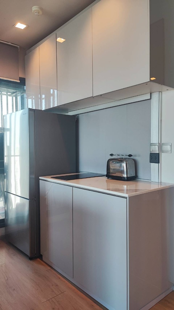 For RentCondoRama9, Petchburi, RCA : 🔥Urgent for rent🔥 Life Asoke-Rama 9, corner unit with city views, fully furnished, ready to move in, in the heart of Rama 9.