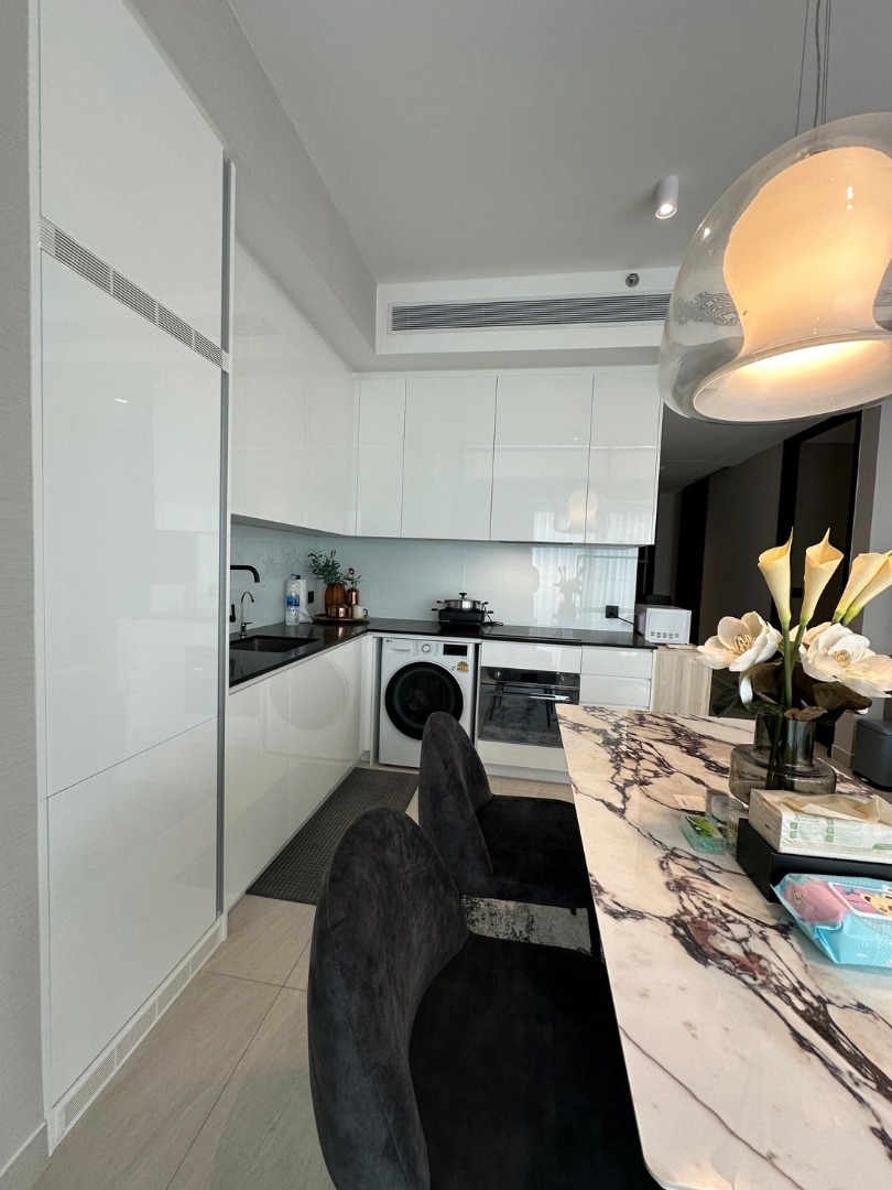 For RentCondoSathorn, Narathiwat : 🔥Urgent Rental🔥 Tate Twelve, 2 bedrooms, spacious, luxurious, beautiful view, fully furnished, ready to move in, near BTS Saint Louis.