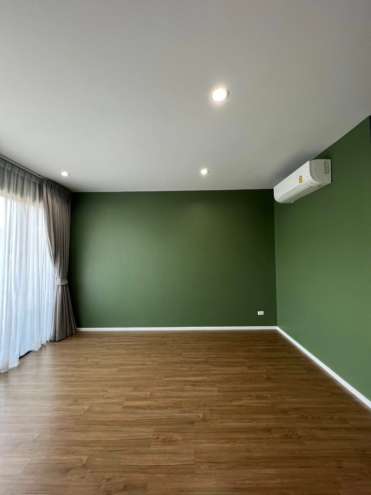 ขายทาวน์โฮมมีนบุรี-ร่มเกล้า : บ้านกลางเมือง พระราม 9 - กรุงเทพกรีฑา / 2 ห้องนอน (ขายพร้อมผู้เช่า), Baan Klang Muang Rama 9 - Krungthep Kreetha / 2 Bedrooms (SALE WITH TENANT) BZD003