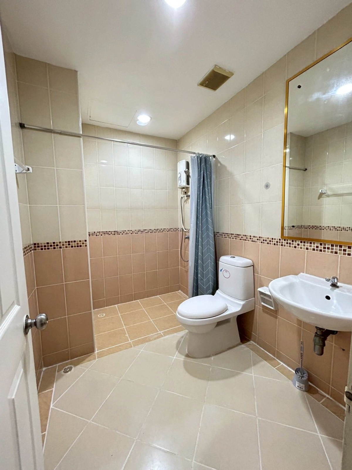 ขายทาวน์โฮมรามคำแหง หัวหมาก : บ้านกลางเมือง เดอะ ปารีส พระราม 9 - รามคำแหง / 3 ห้องนอน (ขาย), Baan Klang Muang The Paris Rama 9 - Ramkamhaeng / 3 Bedrooms (FOR SALE) BZD005