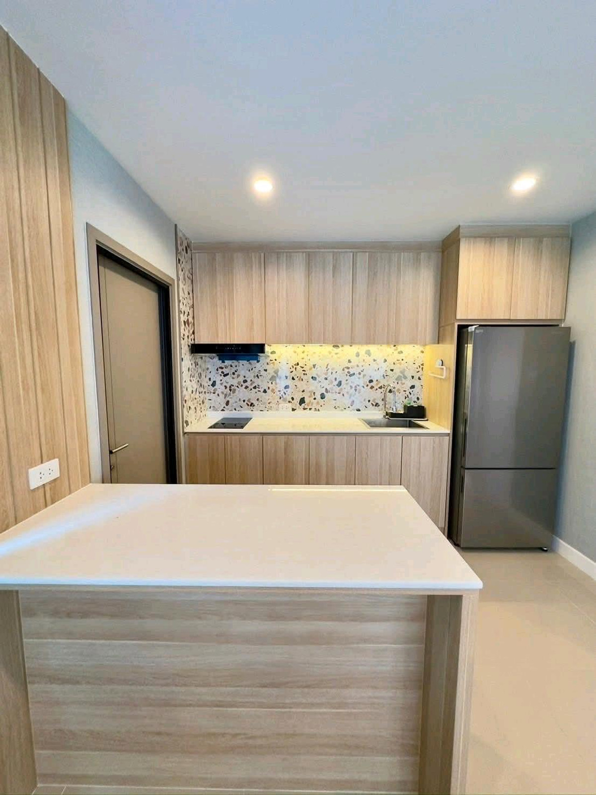 For rent Areeya Como botanica Loading...