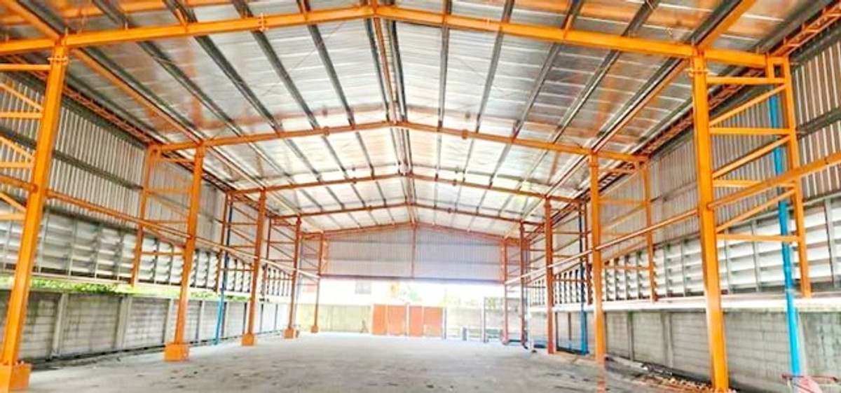 For RentWarehouseLadkrabang, Suwannaphum Airport : ARL LatKrabang 2.7km.Romklao19-29 Warehouse for rent 800sq.m. 200sq.wa. Debsirin Romklao School 800