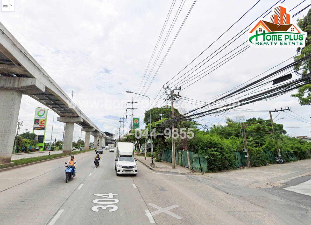 Land with a 2-story detached house. Soi Ramintra 115/1 Good location next to the road next to the Pink Line MRT. Loading...