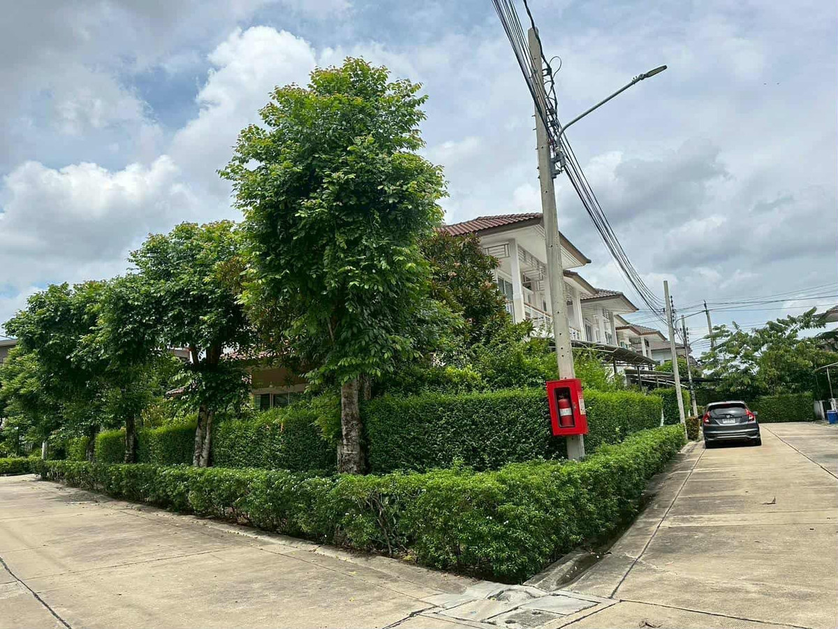 urgent! 2-story detached house, corner house | Prime Place The Greenery Bang Yai | 3 bedrooms, 3 bathrooms | Parking for 2 cars. Loading...