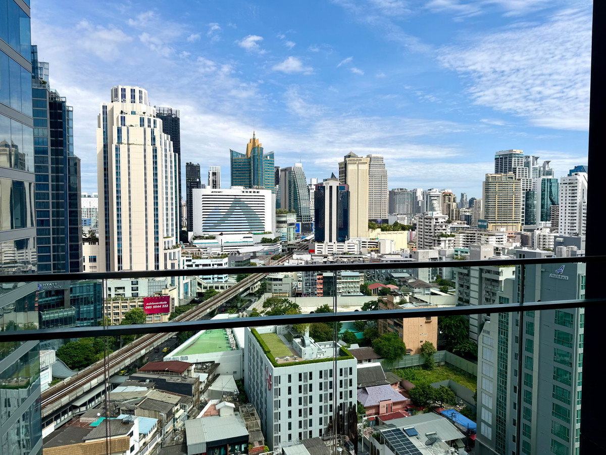 Higher floor, bigger room and best price since the project opened. Call 0946503223 Loading...