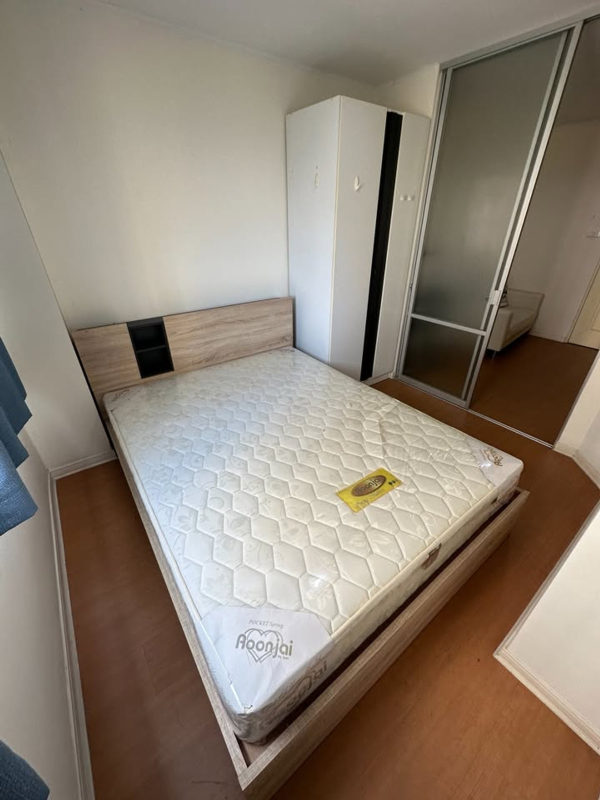 Urgent sale, ready to move in Free furniture Lumpini Condo Town Condo Ramintra-Nawamin (AM1992) Loading...