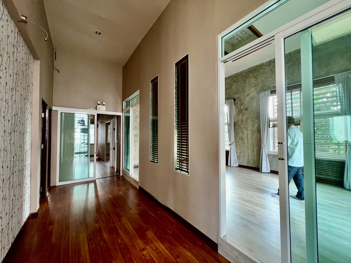 ขายบ้านลาดพร้าว เซ็นทรัลลาดพร้าว : ขายบ้านเดี่ยว 2 ชั้น (หลังมุม) ตกแต่งสไตล์โฮมออฟฟิศ ทำเลศักยภาพ ซอยวิภาวดี 20 แยก 8