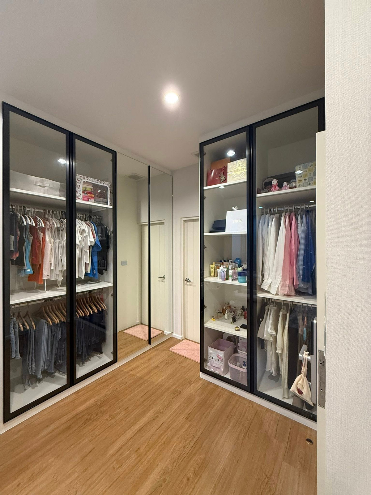 ขายทาวน์โฮมมีนบุรี-ร่มเกล้า : บ้านกลางเมือง พระราม 9 - กรุงเทพกรีฑา / 1 ห้องนอน (ขาย), Baan Klang Muang Rama 9 - Krungthep Kreetha / 1 Bedroom (FOR SALE) BZD004