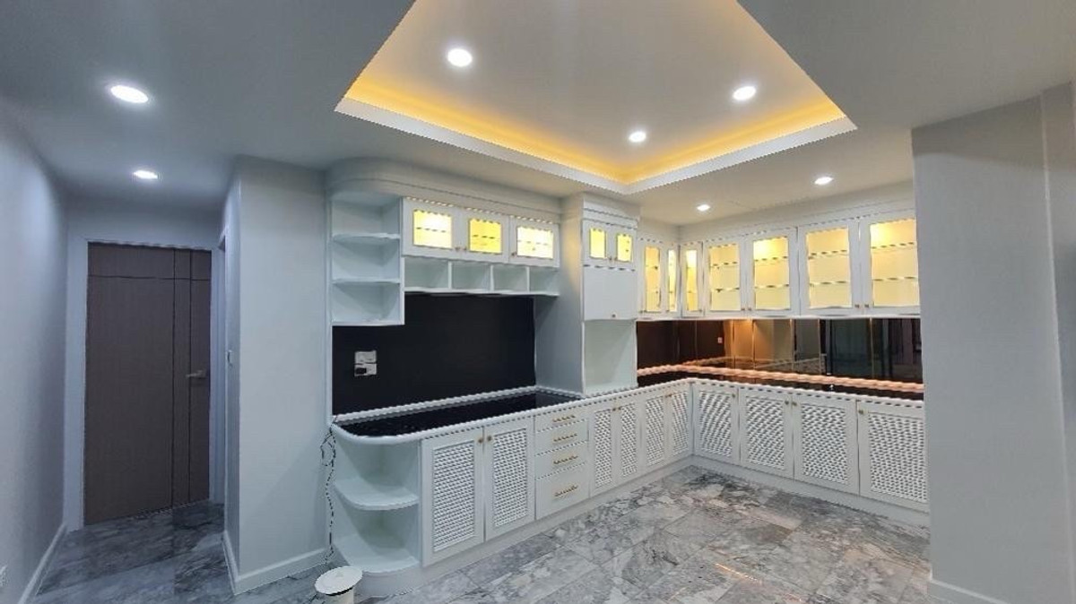 For RentHouseChokchai 4, Ladprao 71, Ladprao 48, : ✨ 👍Available 1 Jan 2026For rent/ sale house in Ladprao Chok chai 4, 5 bedrooms, petfriendly, just renovated.