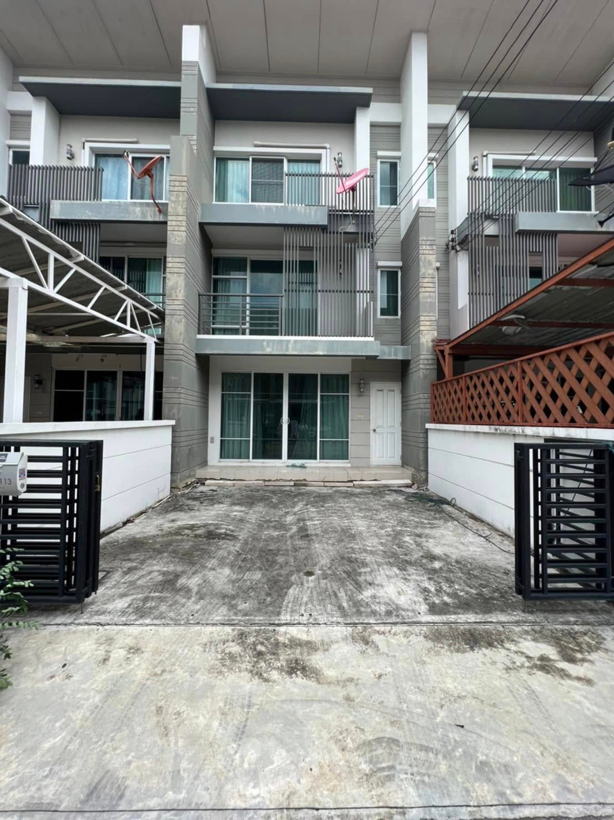 For SaleTownhomePattanakan, Srinakarin : Town Avenue Rama 9 / 3 Bedrooms (For Sale), Town Avenue Rama 9 / 3 Bedrooms (FOR SALE) BZD011