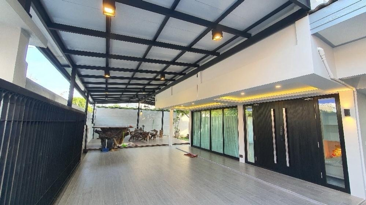 For RentHouseChokchai 4, Ladprao 71, Ladprao 48, : ✨ 👍Available 1 Jan 2026For rent/ sale house in Ladprao Chok chai 4, 5 bedrooms, petfriendly, just renovated.