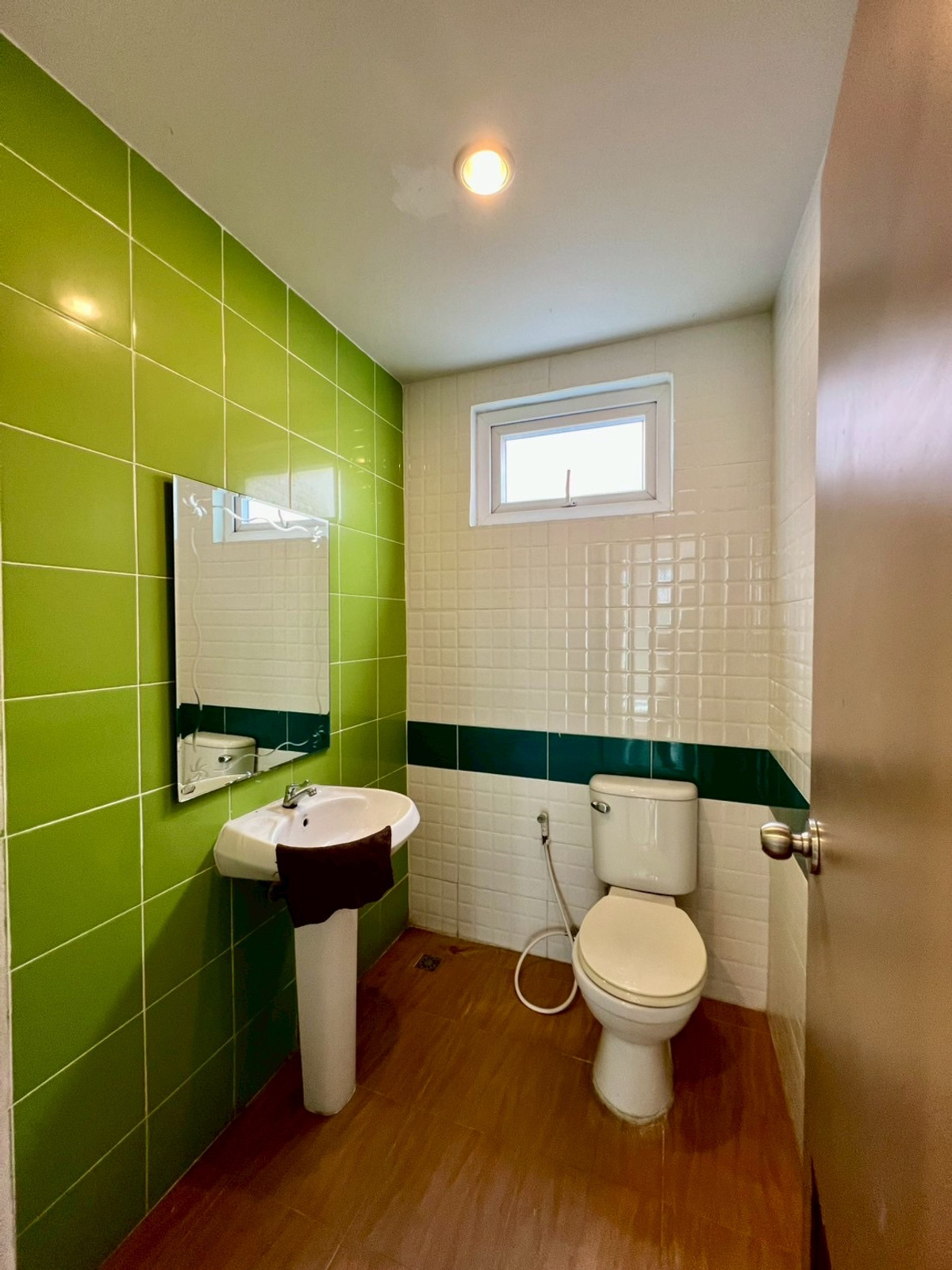 ขายบ้านลาดพร้าว เซ็นทรัลลาดพร้าว : ขายบ้านเดี่ยว 2 ชั้น (หลังมุม) ตกแต่งสไตล์โฮมออฟฟิศ ทำเลศักยภาพ ซอยวิภาวดี 20 แยก 8