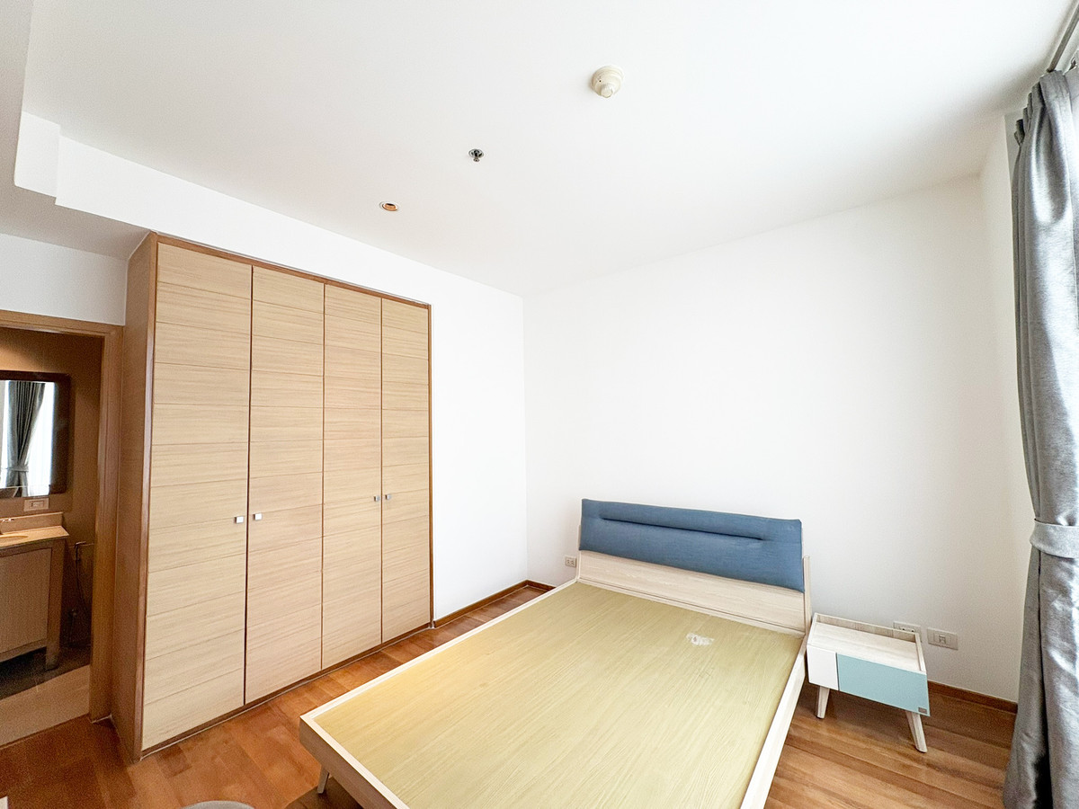 ขายคอนโดสาทร นราธิวาส : 💦✨ เพนท์เฮาส์พร้อมสระว่ายน้ำส่วนตัว – มีเพียง 4 ห้องเท่านั้นในทั้งโครงการ! ✨💦