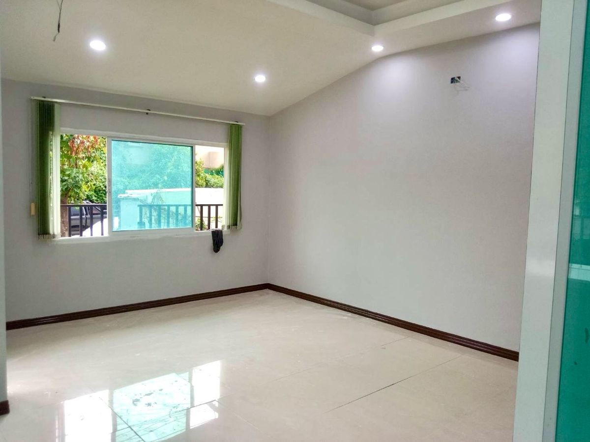 🏢 โฮมออฟฟิศให้เช่า ทำเลทองย่านบางนา ใกล้เมกาบางนาเพียง 6 นาที Loading...