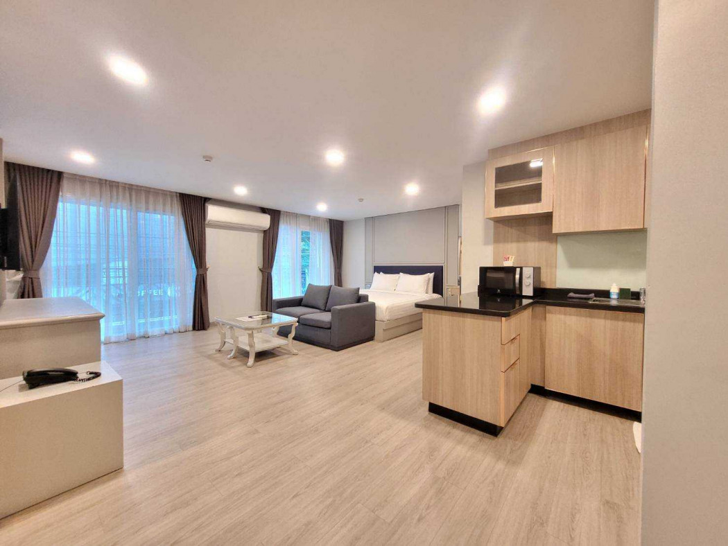ให้เช่า คอนโด ใจกลางอโศก Chaidee Mansion 55 ตรม ใกล้ BTS อโศก Loading...