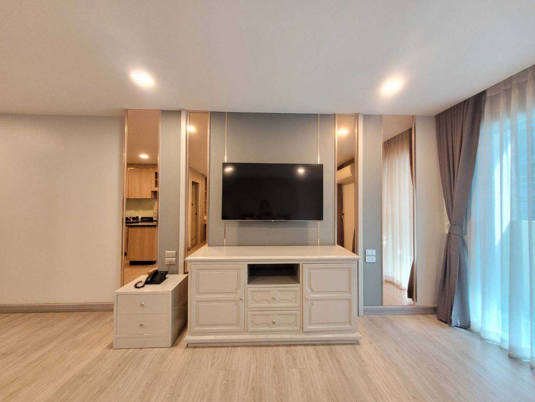 ให้เช่า คอนโด ใจกลางอโศก Chaidee Mansion 55 ตรม ใกล้ BTS อโศก Loading...