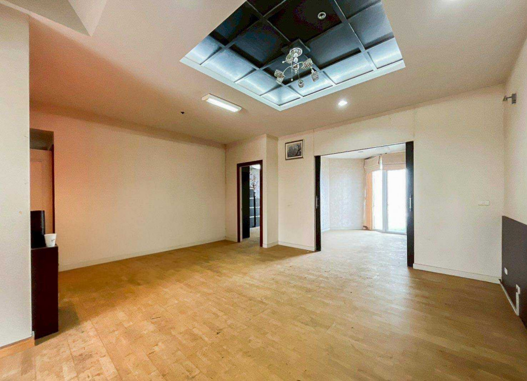 ขาย คอนโด บ้าน สาทร เจ้าพระยา คอนโดมิเนียม 185.26 ตรม ใกล้ ICON siam Loading...