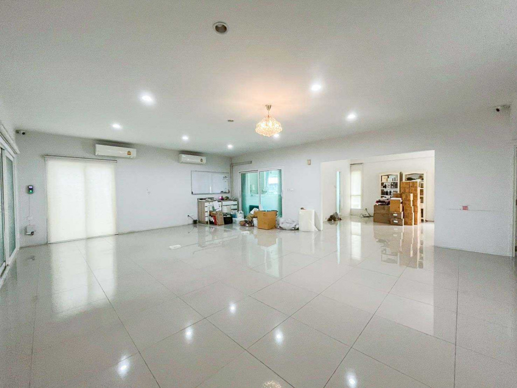 Office for sale, The Terminal Suvarnabhumi, 365 sq m, 54.50 sq wa Loading...