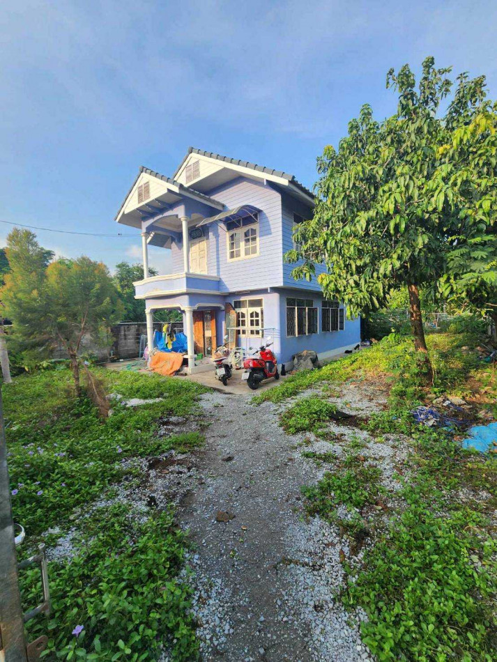 For SaleHousePattanakan, Srinakarin : Single house for sale, Soi On Nut 39, 120 sq m, 2 ngan, good atmosphere, shady, quiet