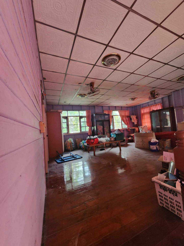 Single house for sale, Soi On Nut 39, 120 sq m, 2 ngan, good atmosphere, shady, quiet Loading...