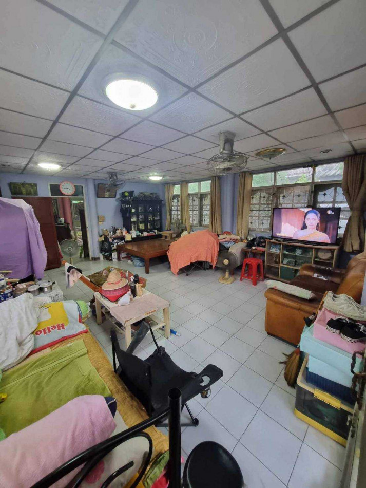 Single house for sale, Soi On Nut 39, 120 sq m, 2 ngan, good atmosphere, shady, quiet Loading...