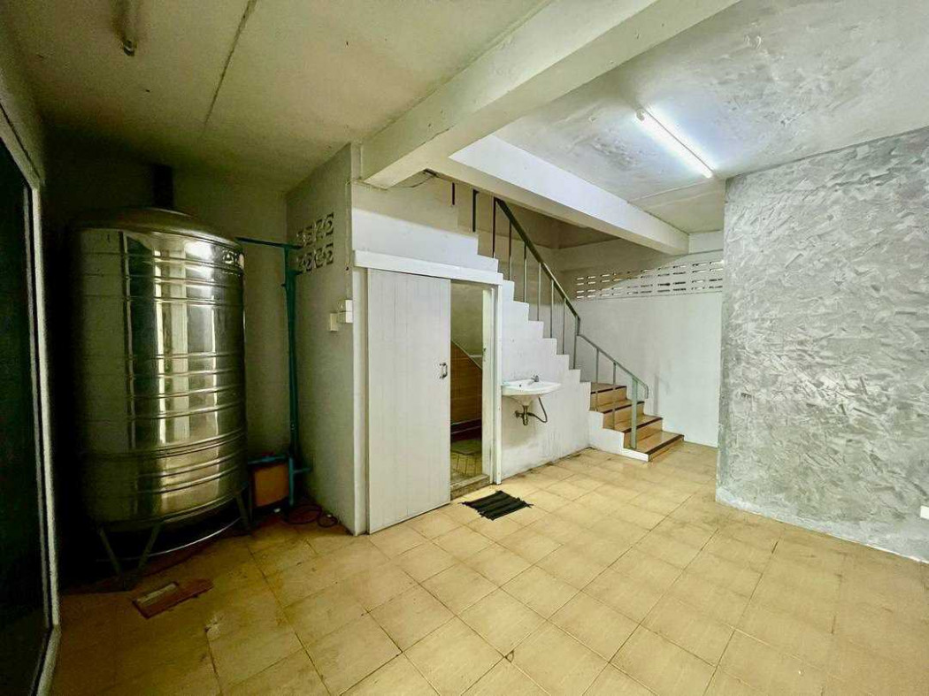 ขาย อาคารพาณิชย์ ถ.ประชาอุทิศ 60-1 170 ตรม 16 ตรว ใกล้โรงเรียนอิสลามวิทยาลัย Loading...