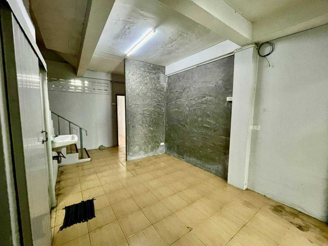 ขาย อาคารพาณิชย์ ถ.ประชาอุทิศ 60-1 170 ตรม 16 ตรว ใกล้โรงเรียนอิสลามวิทยาลัย Loading...