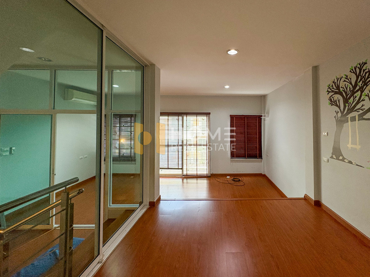 For SaleTownhomeKasetsart, Ratchayothin : Suetrong Grand Home Kaset - Ratchayothin Senanikom 1 Soi 11 / 4 Bedrooms (FOR SALE) TPM088