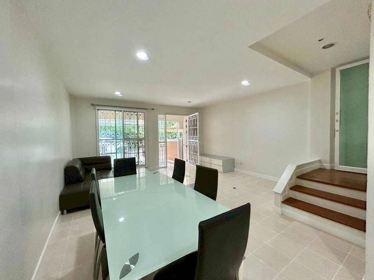 ขายทาวน์โฮมรามคำแหง หัวหมาก : บ้านกลางเมือง เดอะ ปารีส พระราม 9 - รามคำแหง / 3 ห้องนอน (ขาย), Baan Klang Muang The Paris Rama 9 - Ramkamhaeng / 3 Bedrooms (FOR SALE) BZD005