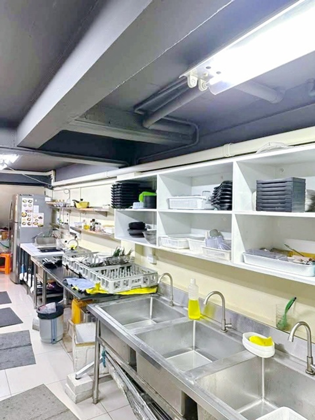 BTSพระโขนง ให้เช่าอาคาร 1ชั้น 32ตร.วา. ตลาดอ่อนนุช71 200 ม. ร้านปิ้งย่าง ชาบู 122ตร.ม. สุขุมวิท71 เซนต์ แอนดรูว์ส 600 ม. Loading...