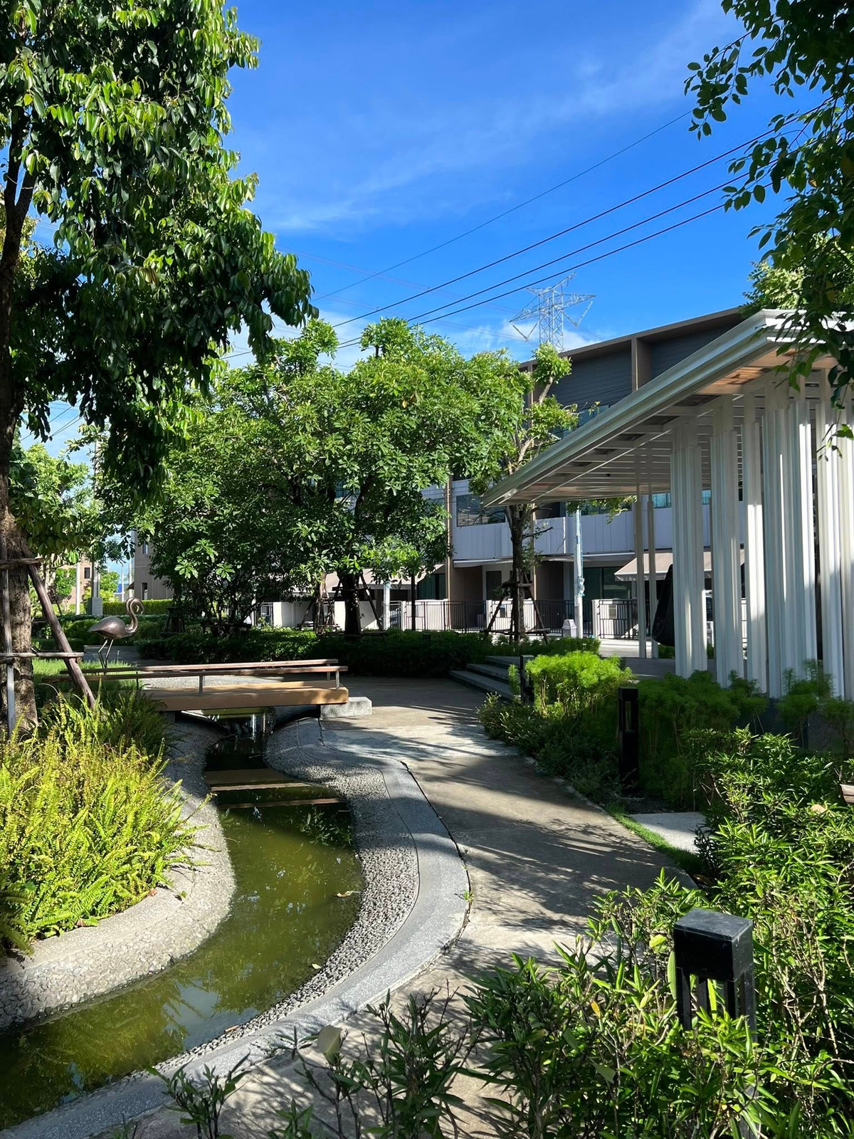 ขายทาวน์โฮมมีนบุรี-ร่มเกล้า : บ้านกลางเมือง พระราม 9 - กรุงเทพกรีฑา / 2 ห้องนอน (ขายพร้อมผู้เช่า), Baan Klang Muang Rama 9 - Krungthep Kreetha / 2 Bedrooms (SALE WITH TENANT) BZD003