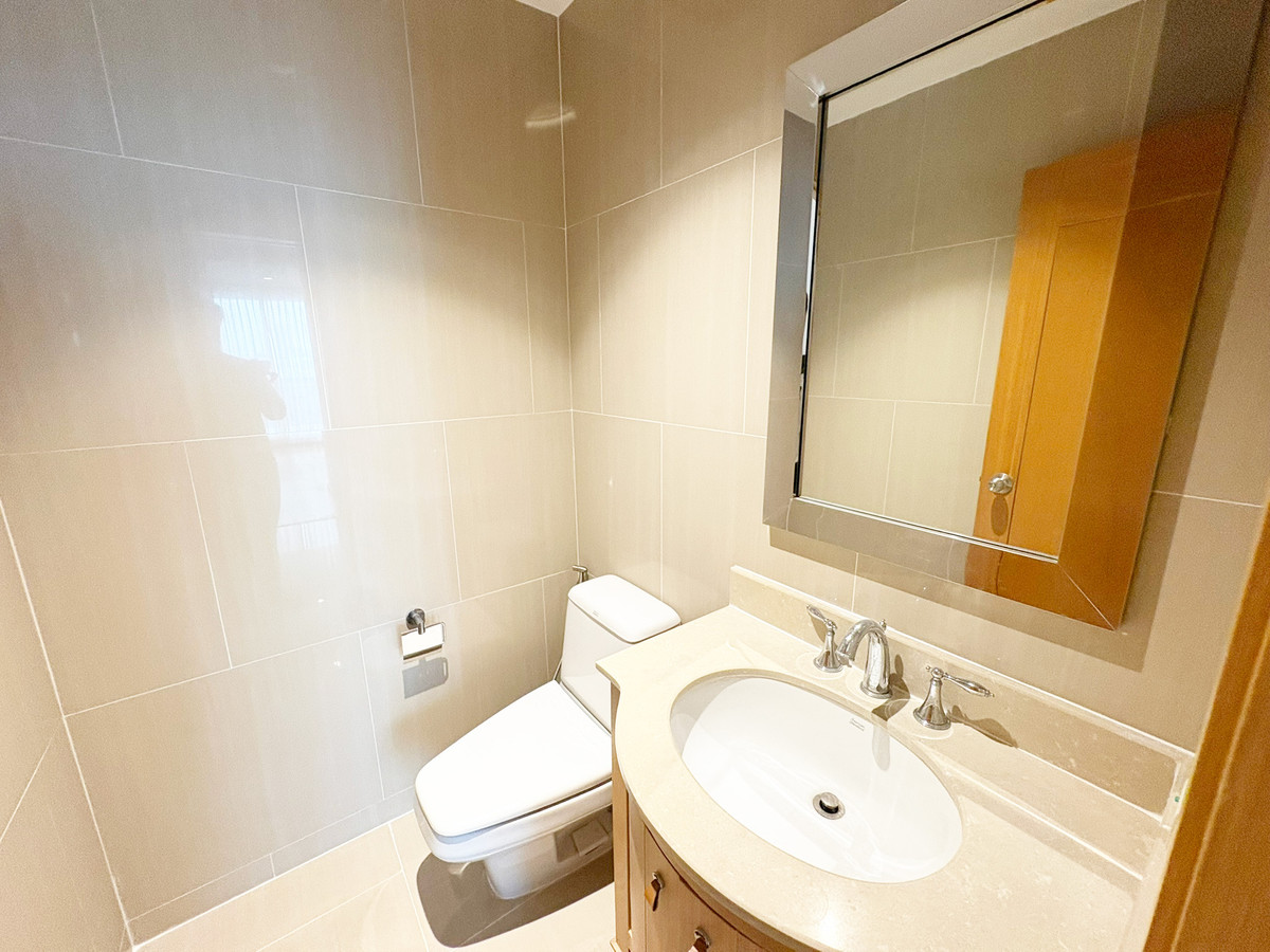 ขายคอนโดสาทร นราธิวาส : 💦✨ เพนท์เฮาส์พร้อมสระว่ายน้ำส่วนตัว – มีเพียง 4 ห้องเท่านั้นในทั้งโครงการ! ✨💦