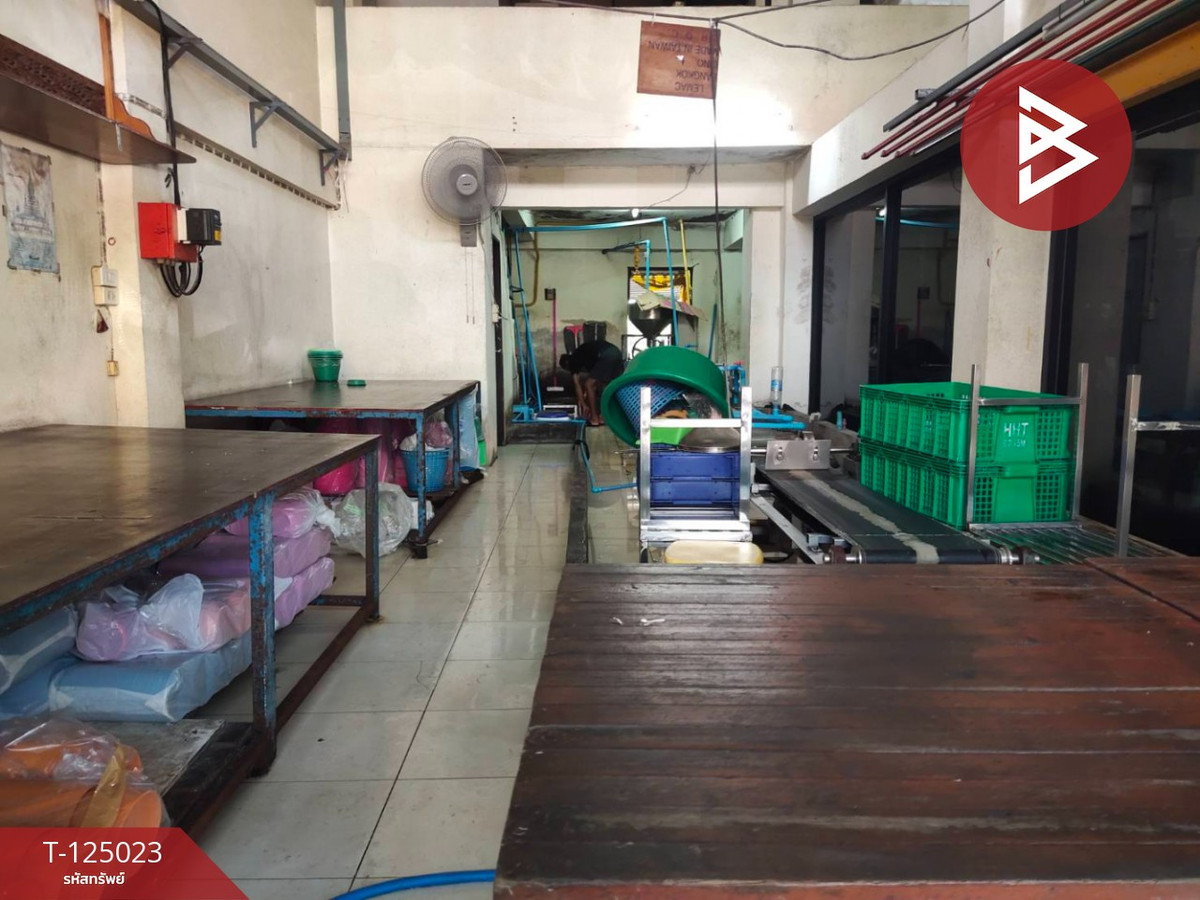 Commercial building for sale Subrungruang Village, Bang Pu, Samut Prakan Loading...