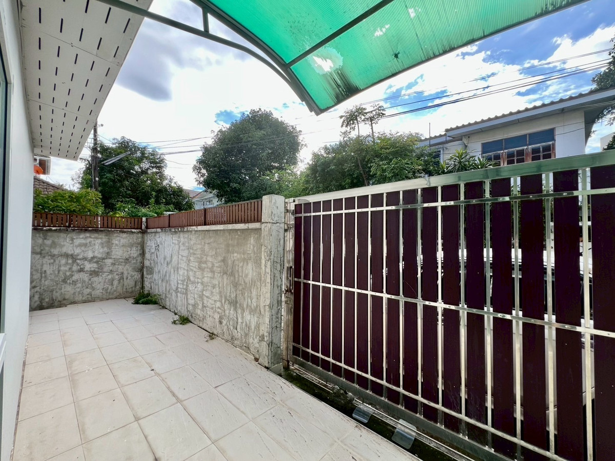 ขายบ้านลาดพร้าว เซ็นทรัลลาดพร้าว : ขายบ้านเดี่ยว 2 ชั้น (หลังมุม) ตกแต่งสไตล์โฮมออฟฟิศ ทำเลศักยภาพ ซอยวิภาวดี 20 แยก 8