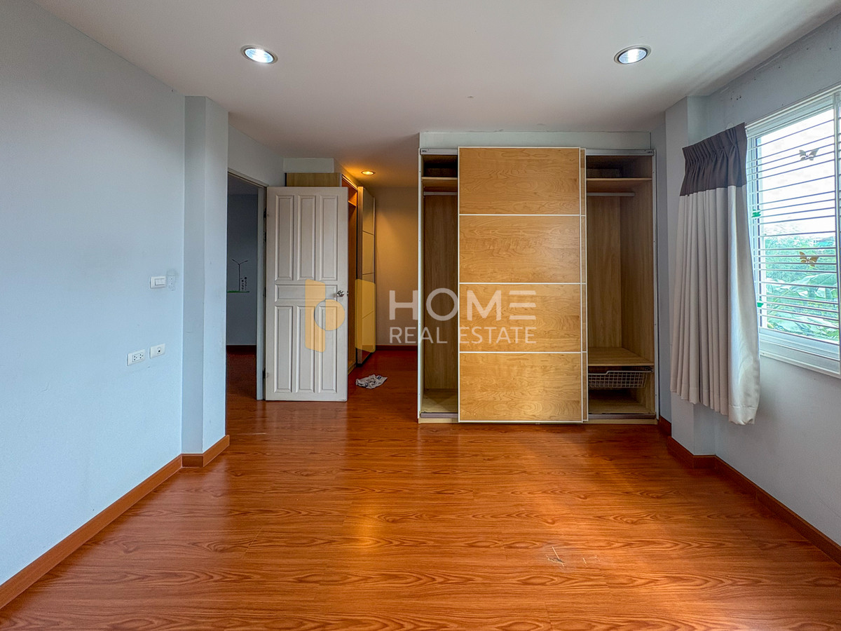 For SaleTownhomeKasetsart, Ratchayothin : Suetrong Grand Home Kaset - Ratchayothin Senanikom 1 Soi 11 / 4 Bedrooms (FOR SALE) TPM088