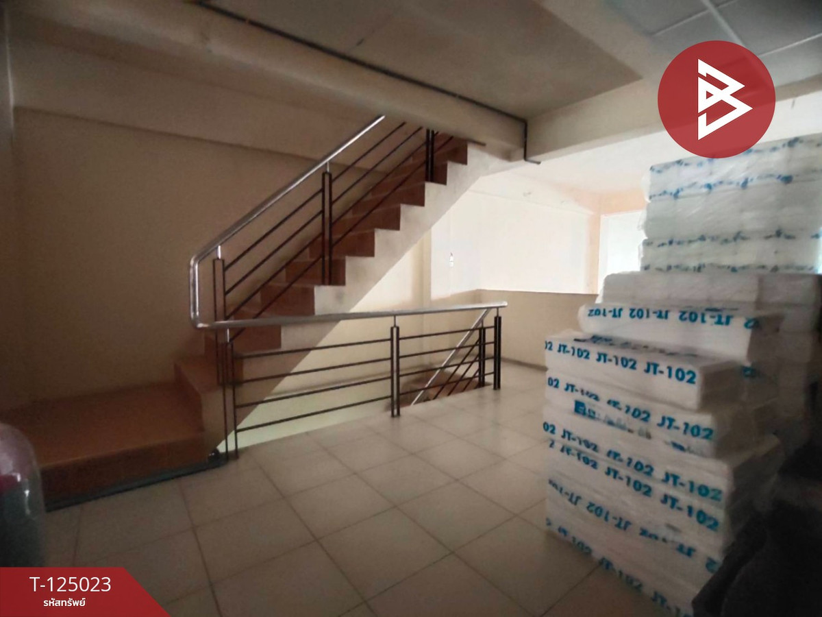 Commercial building for sale Subrungruang Village, Bang Pu, Samut Prakan Loading...