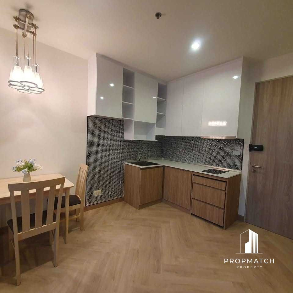 Hot sale✨The Capital Ratchaprarop - Vibhavadi (1b1b 38 sqm) near BTS Victory Monument. Loading...