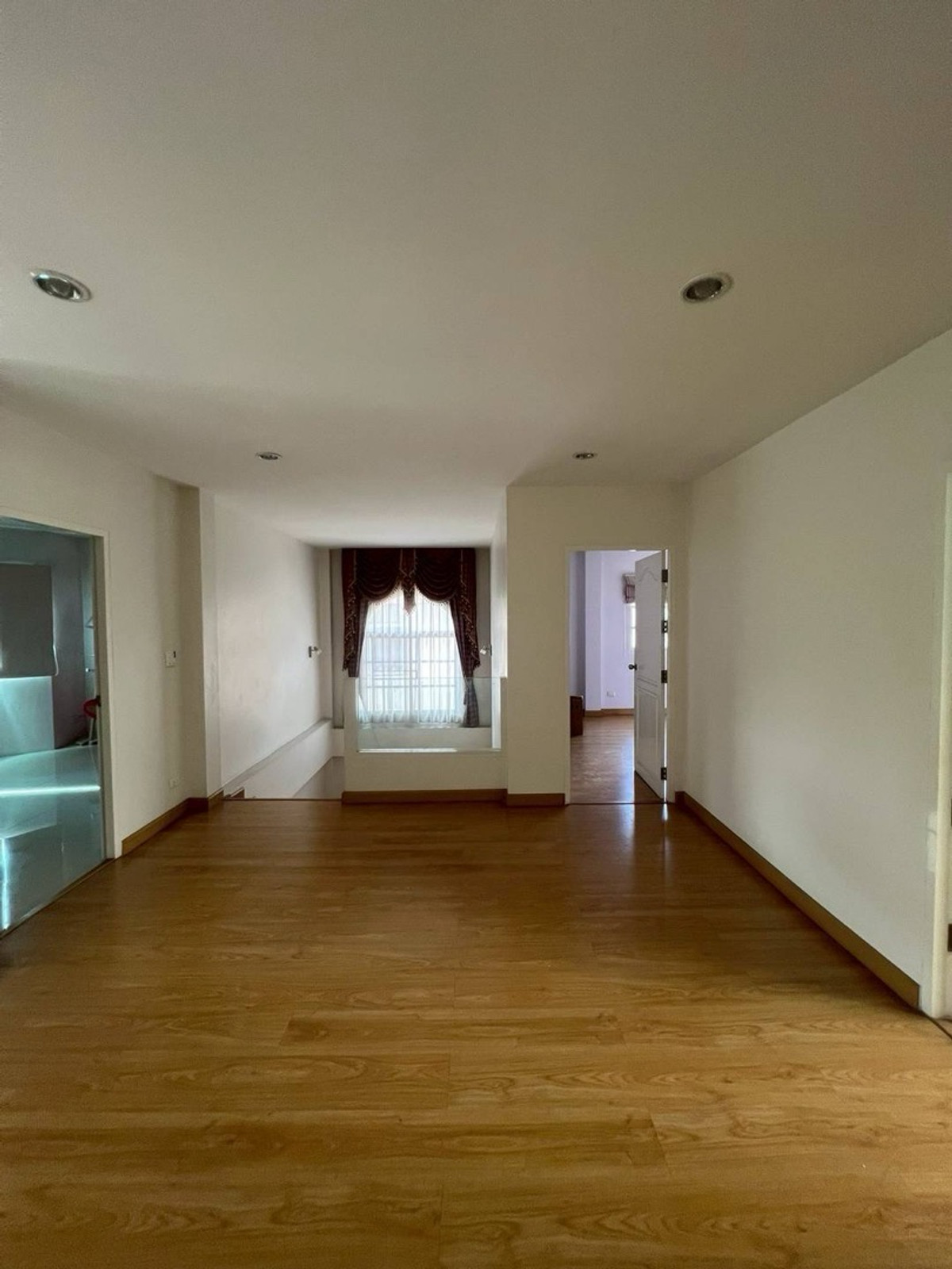 For RentHome OfficeOnnut, Udomsuk : Home office for rent, Wachiratham Sathit 53, Sukhumvit 101/1, near BTS Punnawithi.