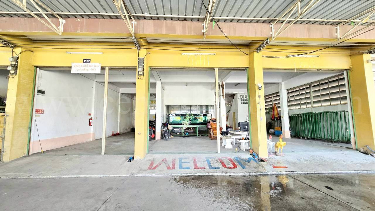 อาคารพาณิชย์ 4 ชั้น 3 คูหา ลาดหลุมแก้ว ติดถนน ปทุมธานี - บางเลน  Loading...