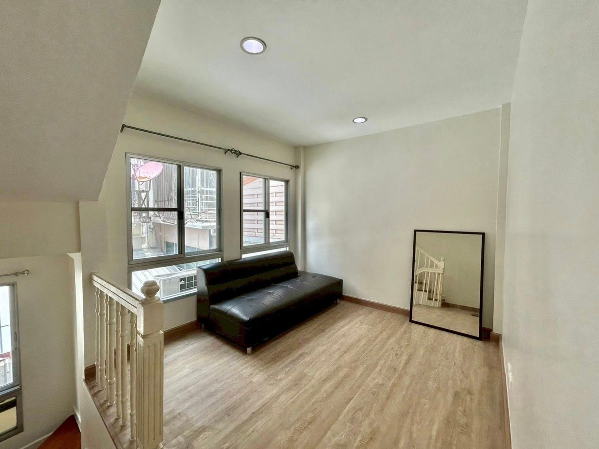 ขายทาวน์โฮมรามคำแหง หัวหมาก : บ้านกลางเมือง เดอะ ปารีส พระราม 9 - รามคำแหง / 3 ห้องนอน (ขาย), Baan Klang Muang The Paris Rama 9 - Ramkamhaeng / 3 Bedrooms (FOR SALE) BZD005