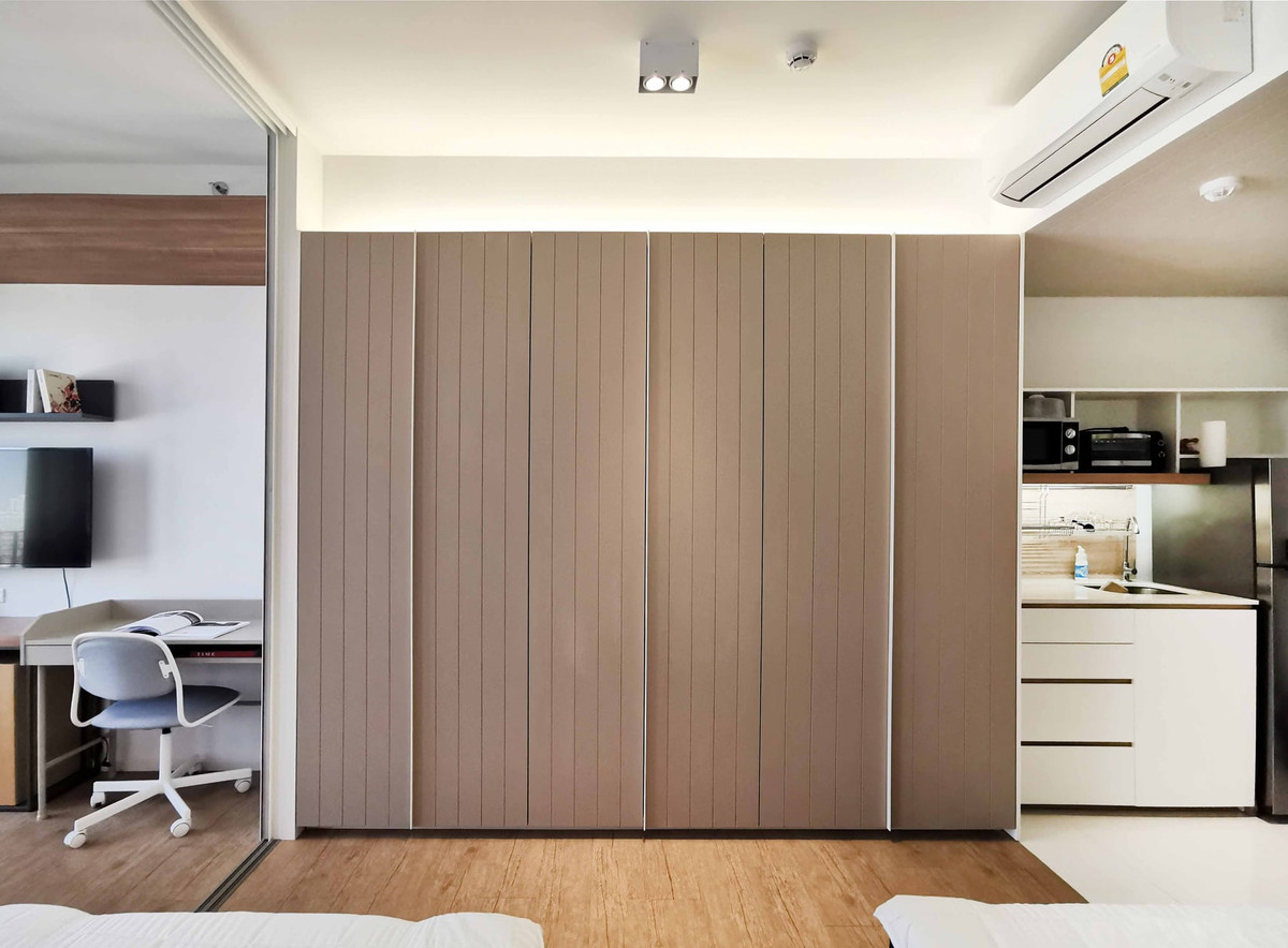 For RentCondoSiam Paragon ,Chulalongkorn,Samyan : Triple Y Residence【𝐑𝐄𝐍𝐓】🔥Spacious and comfortable room with a reading corner perfect for working/reading🔥  Contact Line ID: @hacondo