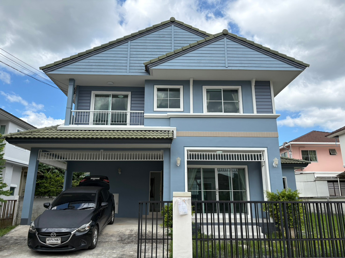 For RentHouseSamut Prakan,Samrong : For rent, 2-story detached house, Chollada Lake Suvarnabhumi Village, near the airport, beautiful house, very good condition, shady, fully furnished, ready to move in, price 29,000 baht.